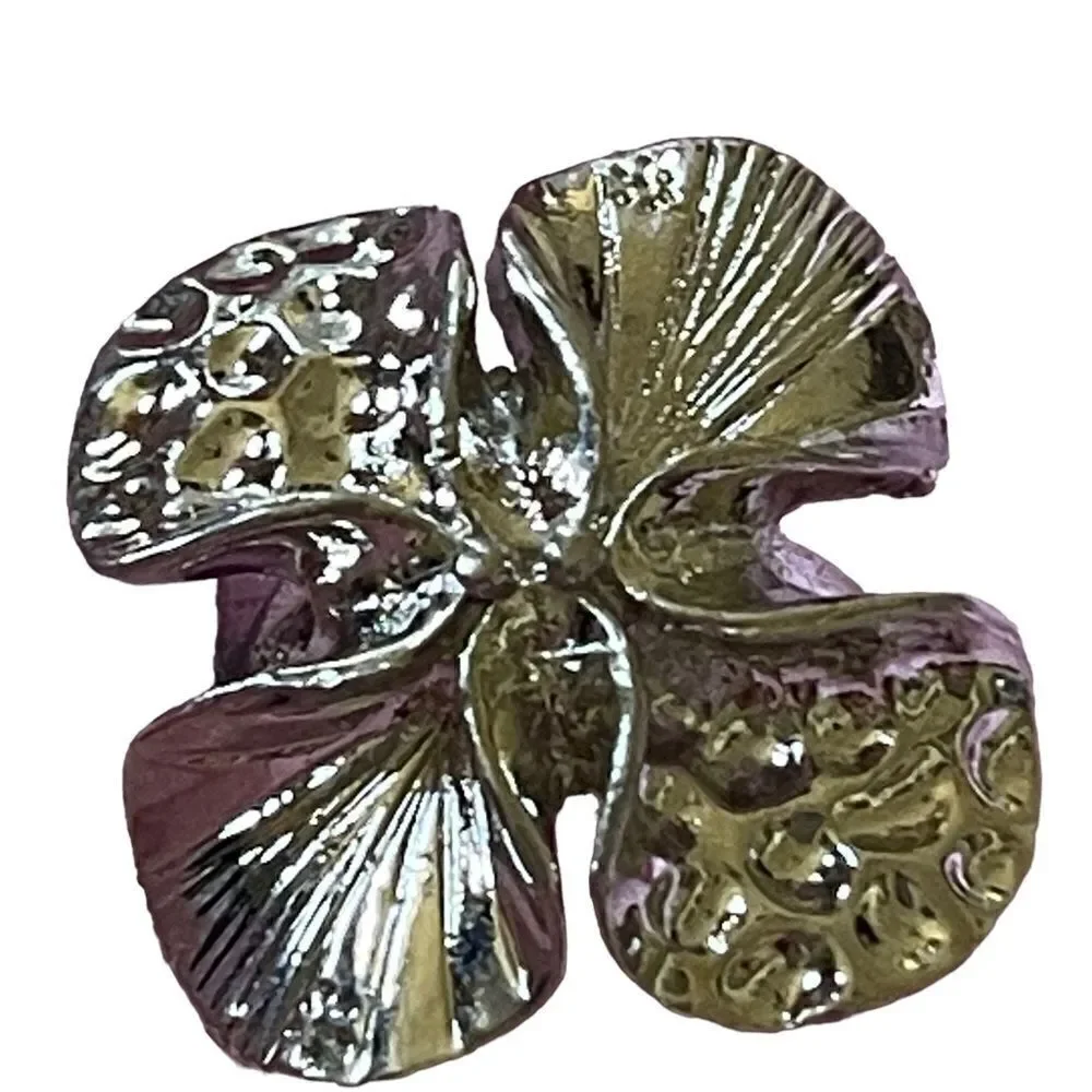 NWOT silver tone ring four petal flower design ring US size 6